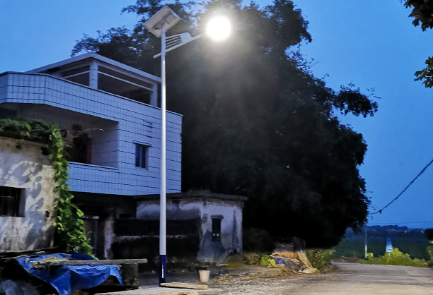 新农村太阳能led路灯 新农村太阳能led路灯