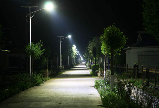 香港六和合资料述说太阳能路灯工作原理