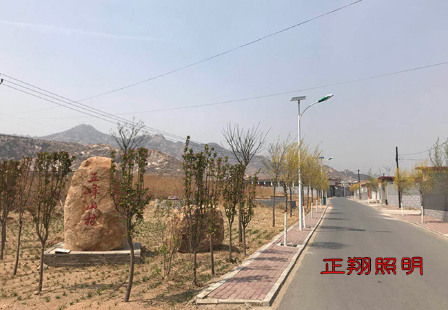 LED太阳能路灯夜晚中一颗闪亮的星 LED太阳能路灯夜晚中一颗闪亮的星