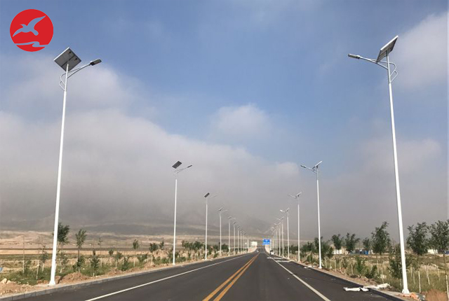 香港六和合资料太阳能路灯:用绿色能源点亮世界  香港六和合资料太阳能路灯:用绿色能源点亮世界