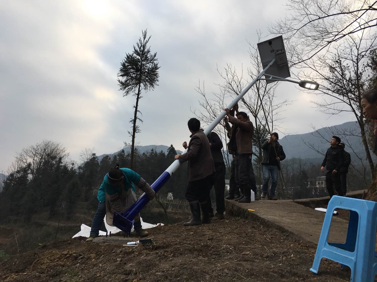 贵州省六盘水市双凤镇太阳能路灯扶贫工程案例