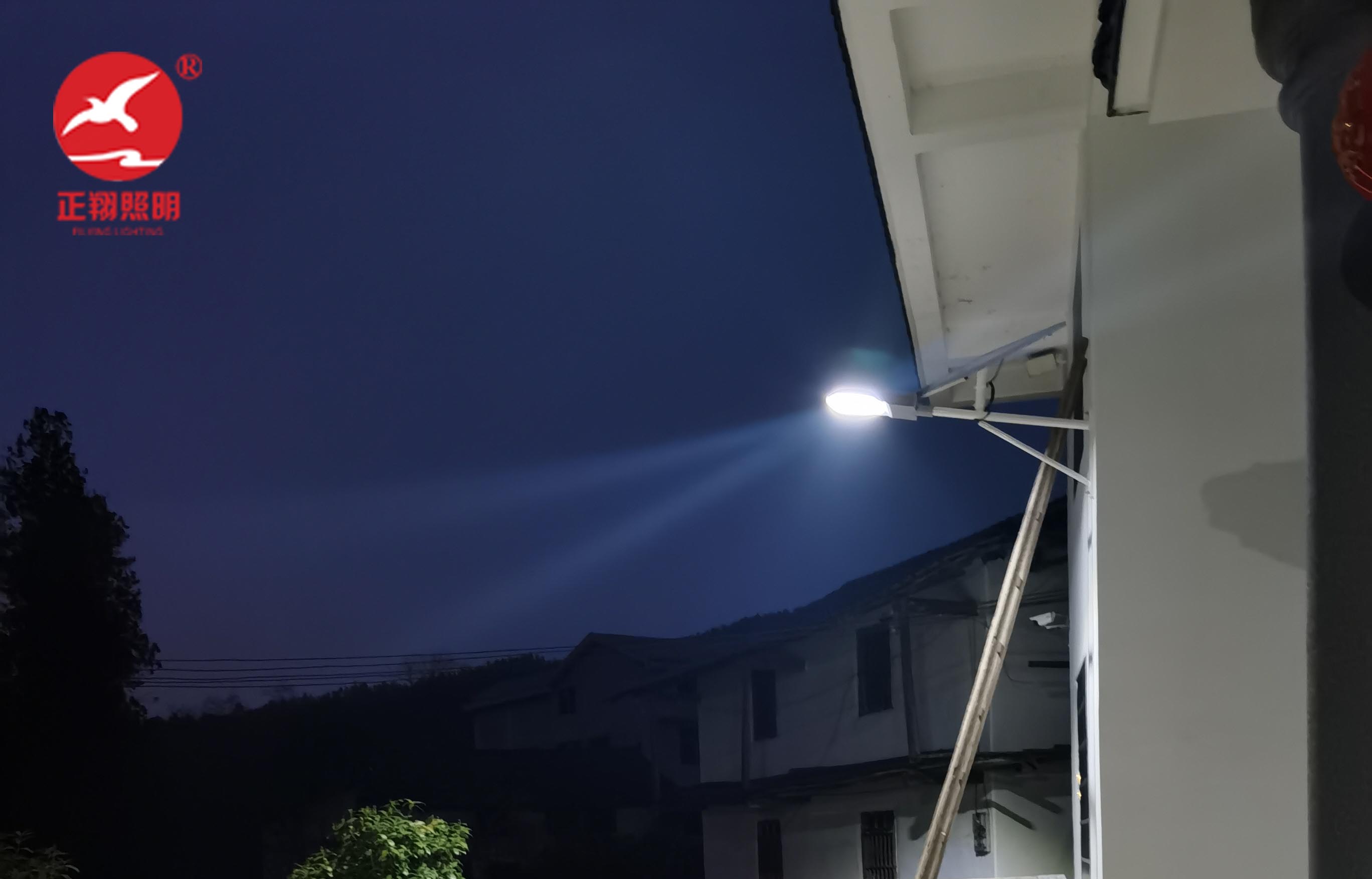 乡村别墅太阳能挂壁灯案例分享 乡村别墅太阳能挂壁灯案例分享