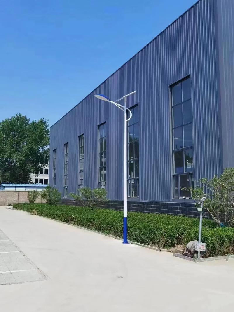 太阳能路灯比传统路灯有什么优势 太阳能路灯比传统路灯有什么优势