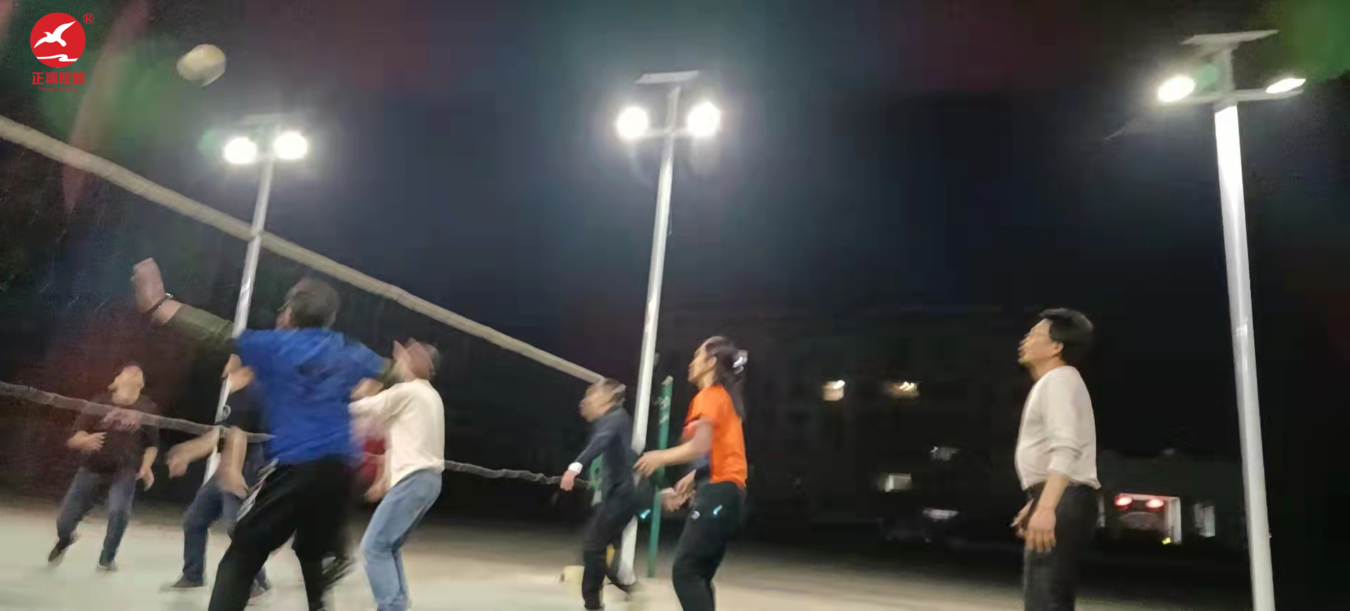 湖北省黄石市三溪中学太阳能球场灯工程案例 湖北省黄石市三溪中学太阳能球场灯工程案例