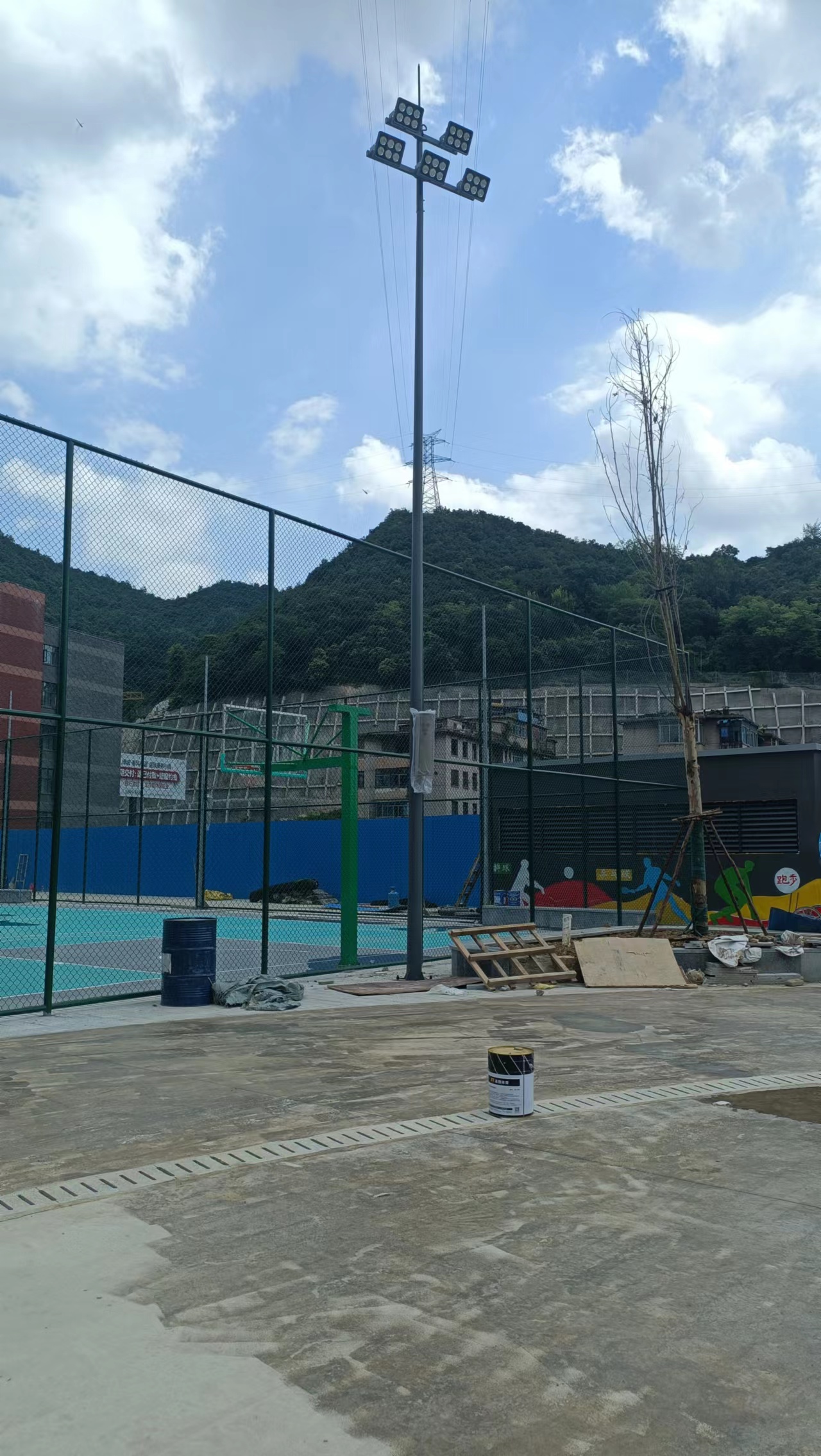 贵阳市南明区块学校球场灯工程案例