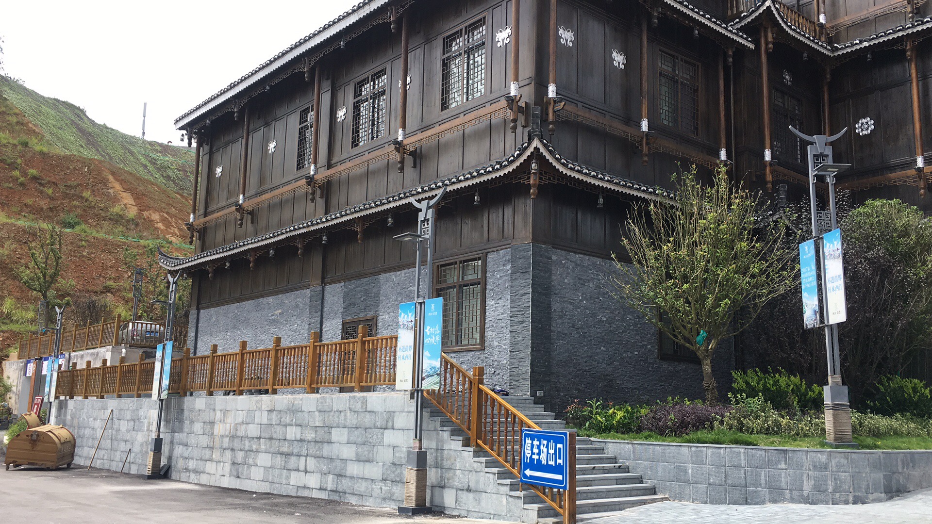 贵州省黔东南市凯里雷山县西江苗寨景观庭院灯工程案例 贵州省黔东南市凯里雷山县西江苗寨景观庭院灯工程案例